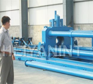 Hydraulic pushing machine