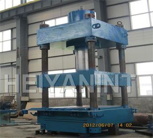 Four Column Hydraulic Machine