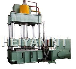 Hydraulic press for seamless pipe fittings manufacturing